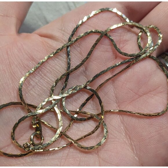 Simple Elegant Bright Gold Tone Flattened Cobra Chain Necklace - Picture 4 of 5